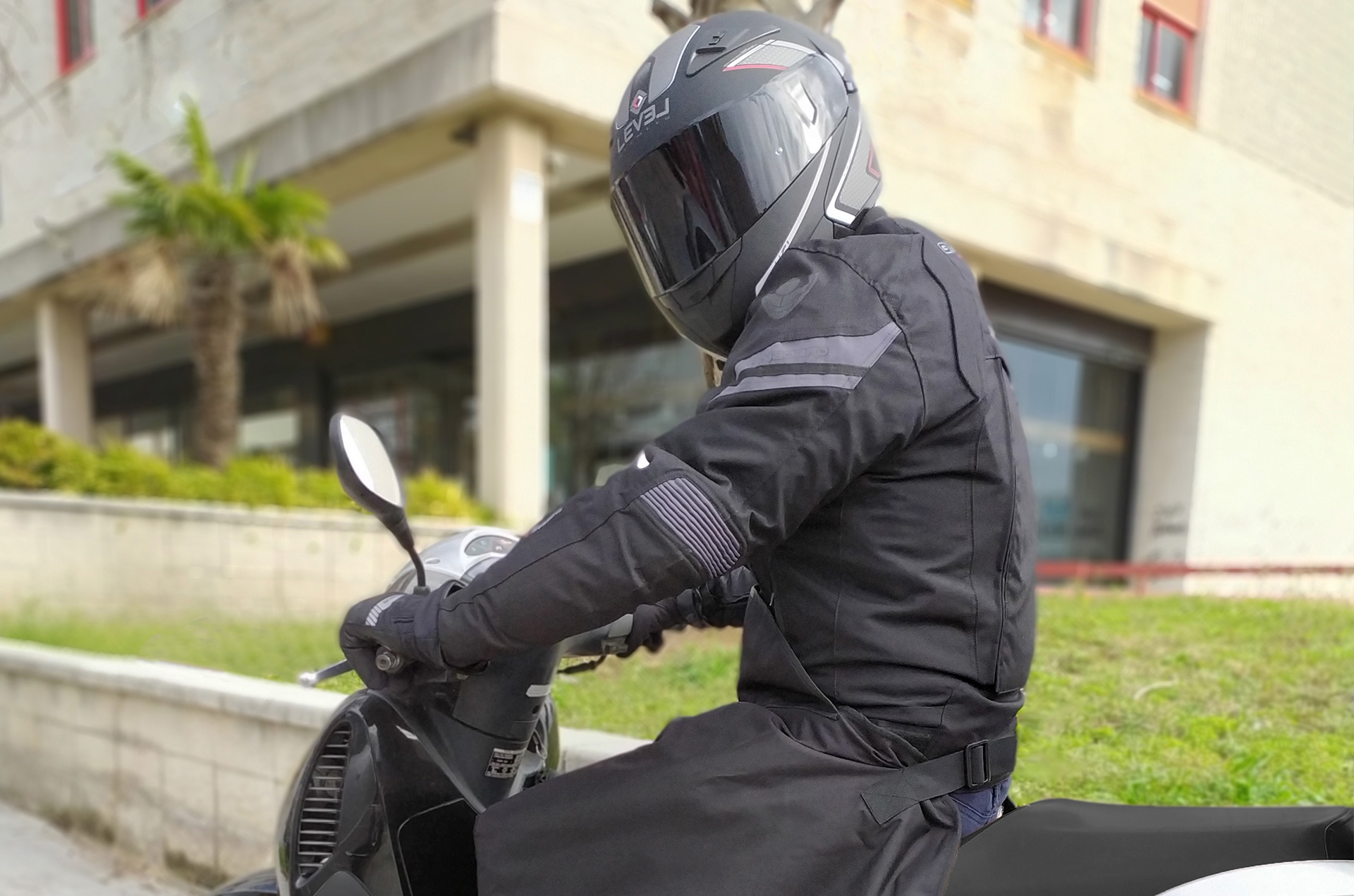Chaqueta moto ON BOARD Addict Evo negra 4 estaciones